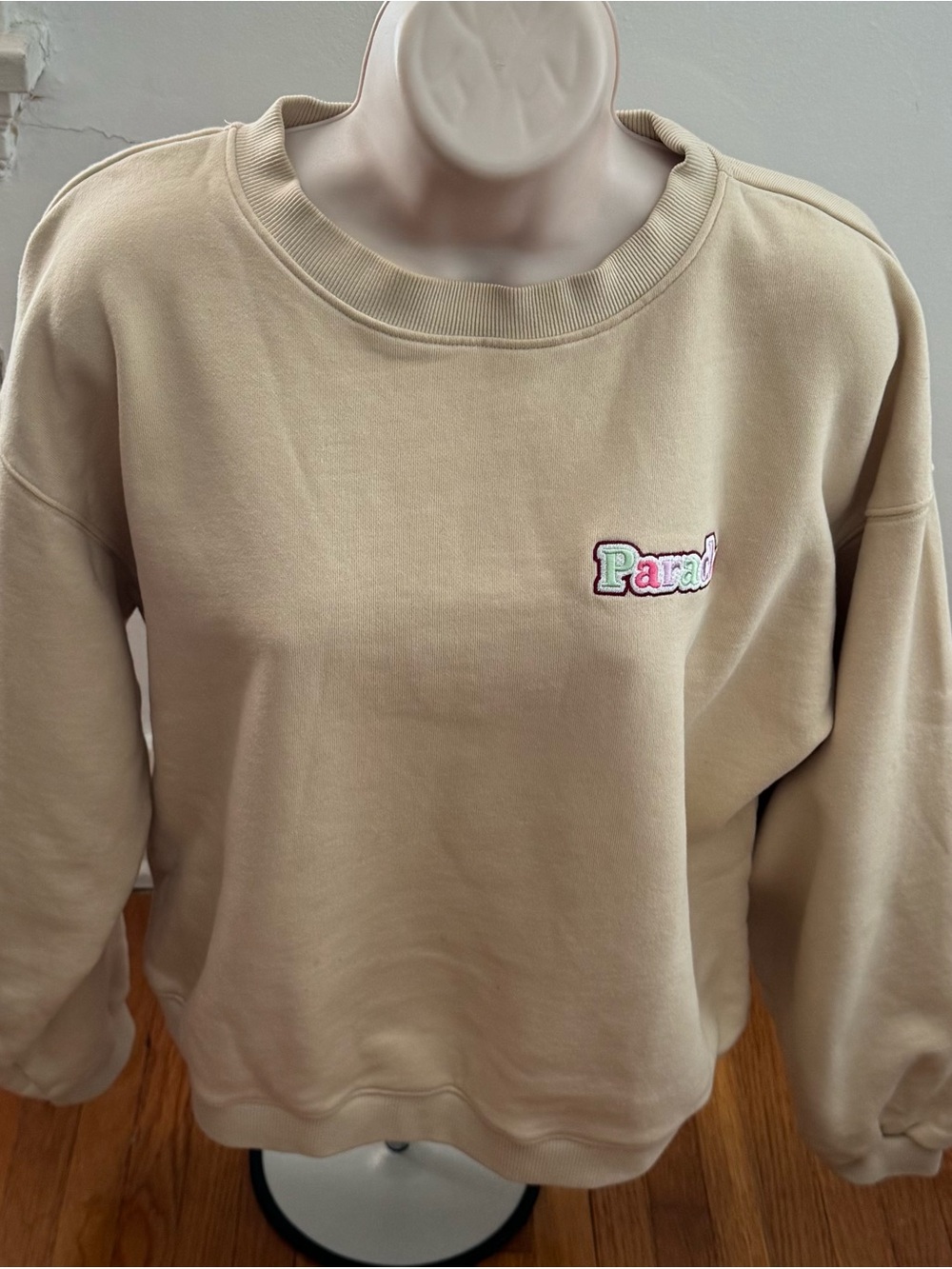 Parade Beige Embroidered Crewneck 100% cotton Sweatshirt, size M loungewear
